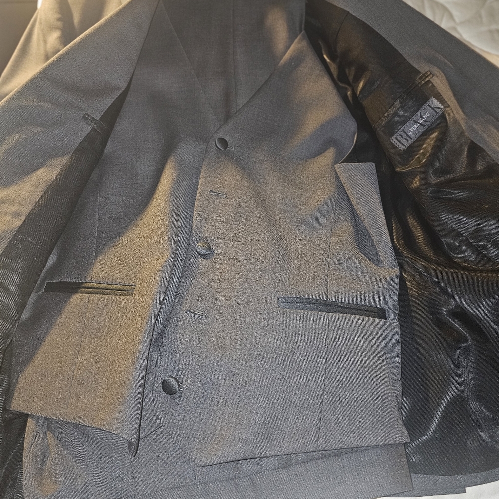Vera Wang Slim Fit Gray Men's Tuxedo with Vest - Picture 3 of 4